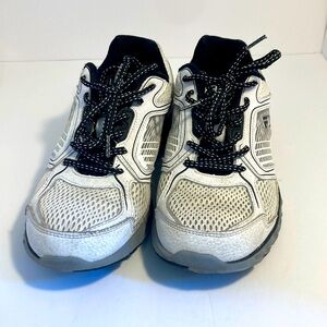 FILA Men’s black and white sneakers